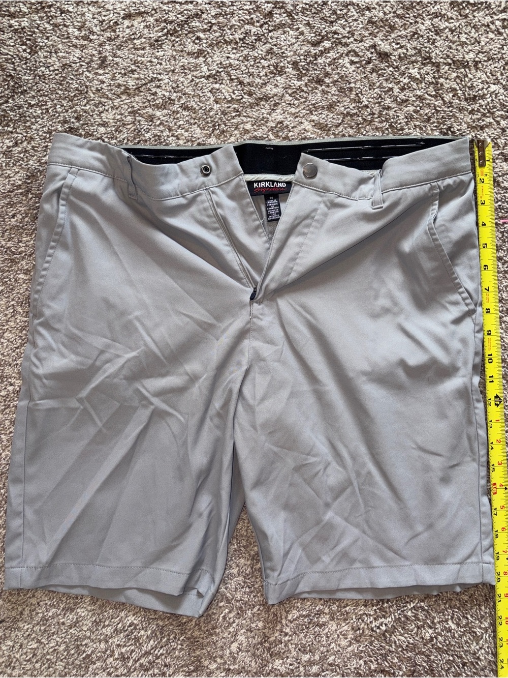 Kirkland Signature Performance Gray Shorts Mens size 36.